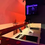 Apartamento Le Secret De Cléopâtre, De Luxe Avec Jacuzzi Et Pièce Secrète