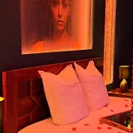 Le Secret De Cléopâtre, De Luxe Avec Jacuzzi Et Pièce Secrète *