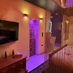 Apartamento Le Secret De Cléopâtre, De Luxe Avec Jacuzzi Et Pièce Secrète