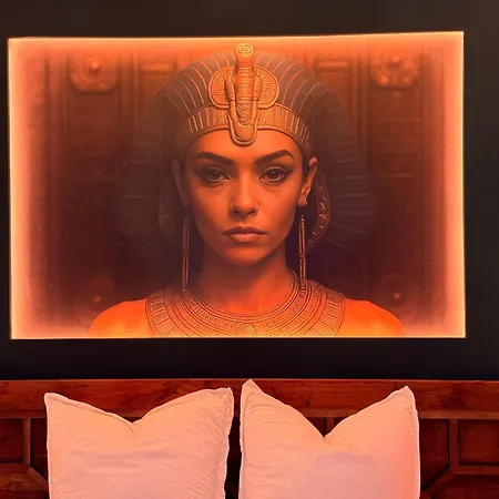 Le Secret De Cleopatre, De Luxe Avec Jacuzzi Et Piece Secrete Scheibenhard