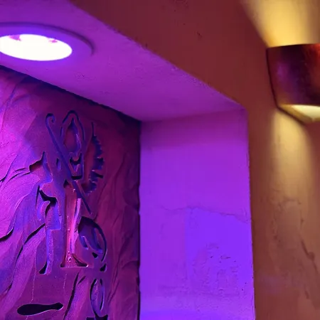 Le Secret De Cleopatre, De Luxe Avec Jacuzzi Et Piece Secrete דירה