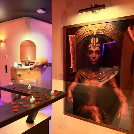 Le Secret De Cleopatre, De Luxe Avec Jacuzzi Et Piece Secrete Scheibenhard