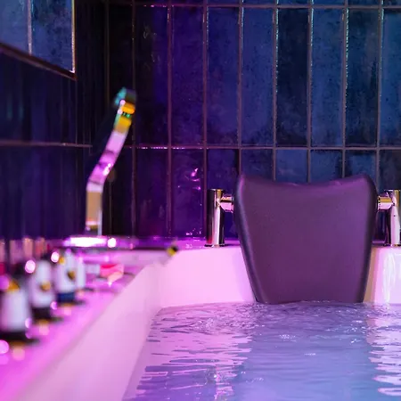Appartamento Le Secret De Cléopâtre, De Luxe Avec Jacuzzi Et Pièce Secrète *