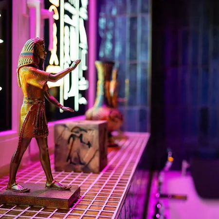 Le Secret De Cléopâtre, De Luxe Avec Jacuzzi Et Pièce Secrète Appartamento Scheibenhard