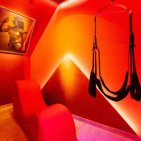 Le Secret De Cleopatre, De Luxe Avec Jacuzzi Et Piece Secrete Scheibenhard