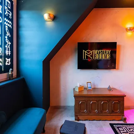Appartamento Le Secret De Cléopâtre, De Luxe Avec Jacuzzi Et Pièce Secrète
