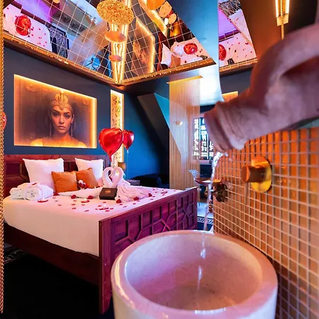 Appartamento Le Secret De Cléopâtre, De Luxe Avec Jacuzzi Et Pièce Secrète *
