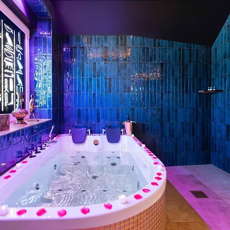 Appartamento Le Secret De Cléopâtre, De Luxe Avec Jacuzzi Et Pièce Secrète *