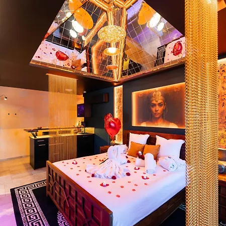 Appartamento Le Secret De Cléopâtre, De Luxe Avec Jacuzzi Et Pièce Secrète *