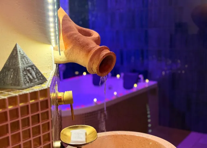 Le Secret De Cleopatre, De Luxe Avec Jacuzzi Et Piece Secrete * Scheibenhard