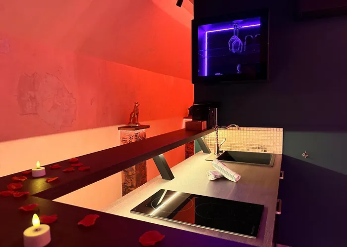 Appartement Le Secret De Cleopatre, De Luxe Avec Jacuzzi Et Piece Secrete