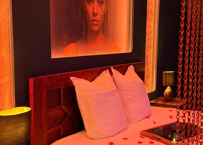 Le Secret De Cleopatre, De Luxe Avec Jacuzzi Et Piece Secrete *