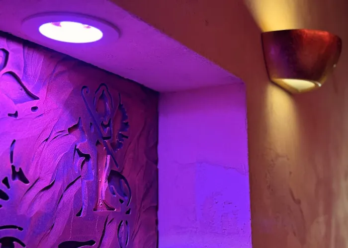 Le Secret De Cleopatre, De Luxe Avec Jacuzzi Et Piece Secrete דירה