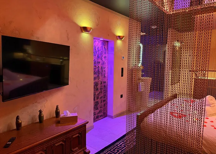 דירה Le Secret De Cleopatre, De Luxe Avec Jacuzzi Et Piece Secrete