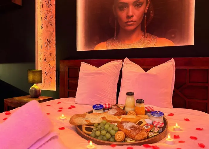 Le Secret De Cleopatre, De Luxe Avec Jacuzzi Et Piece Secrete شقة
